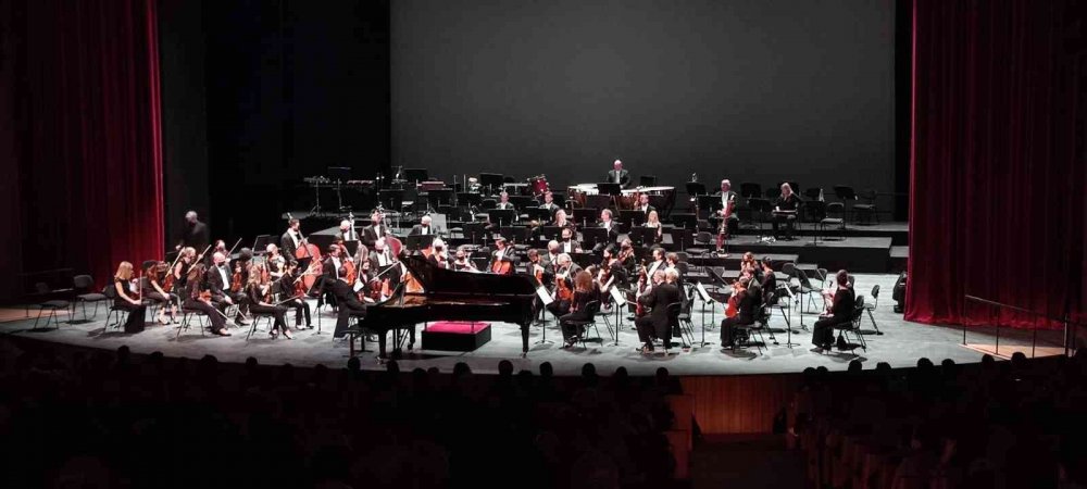 Londra Filarmoni Orkestrası yenilenen AKM'ye hayran kaldı