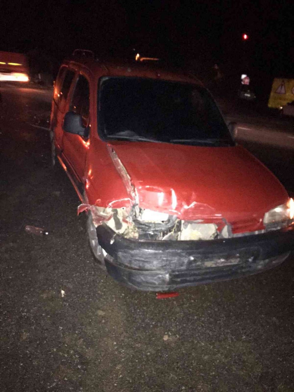 Uşak - Afyon yolunda kaza! Hava yastığı sayesinde ucuz atlattı