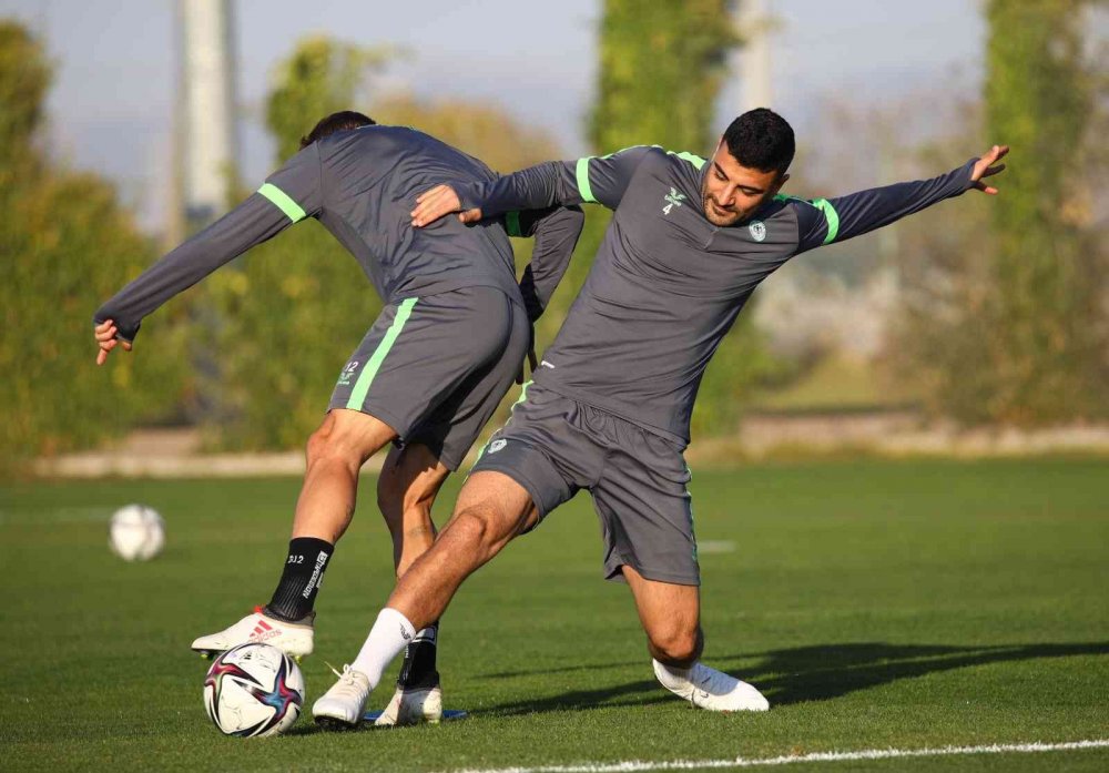 Konyaspor Göztepe maçına hazırlıklaranıyor