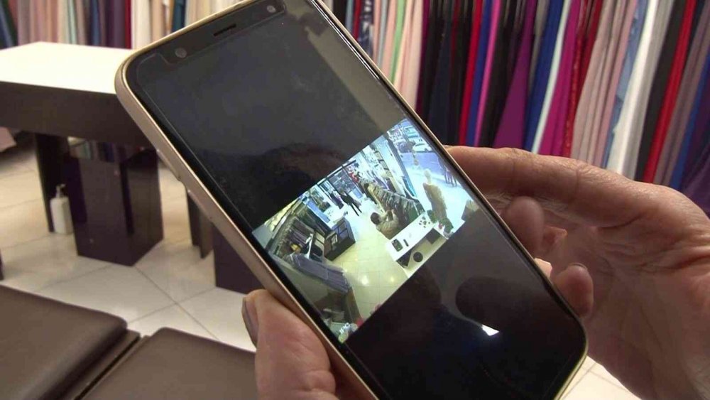 Abiye hırsızı kadın kameraya yakalandı