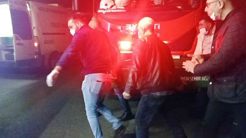 İddiaya girip nehre atlayan 3 gençten biri boğuldu