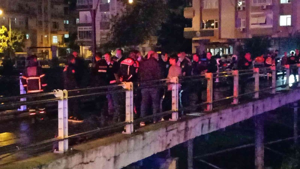 İddiaya girip nehre atlayan 3 gençten biri boğuldu