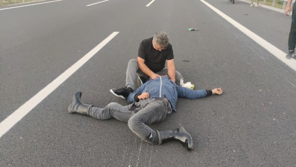Motosikletle İstanbul yolculuğu acı bitti! Kazada ağır yaralandılar