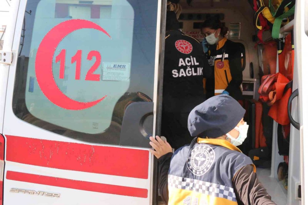 Antalya'da görülmedik kaza! Otobüsle çarpışıp kanala uçan aracın ruhsatı için seferber oldular