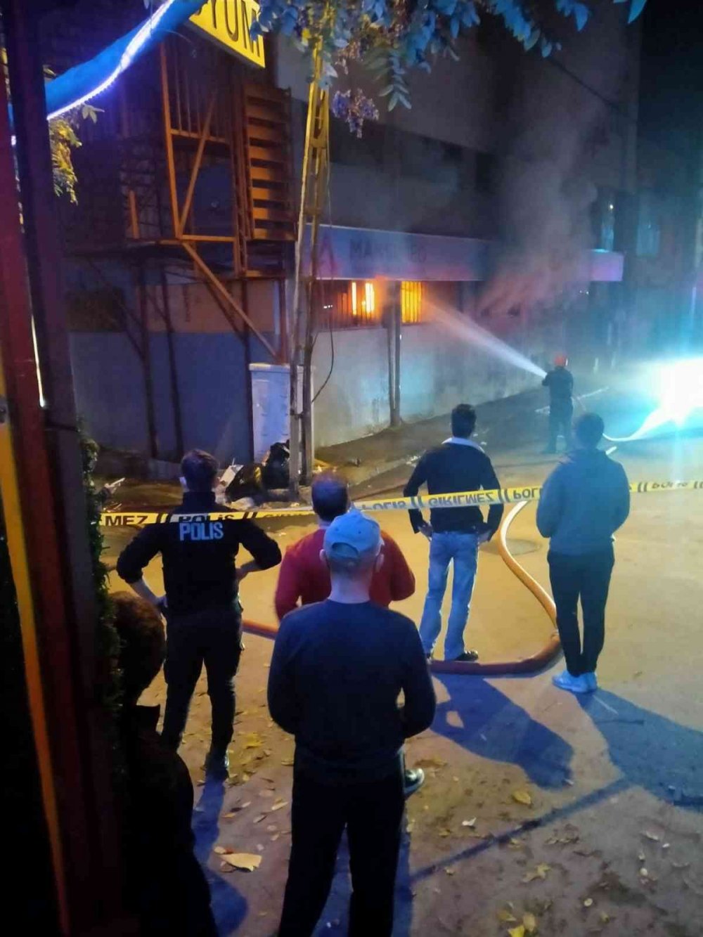 Medikal üretim merkezinde yangın!