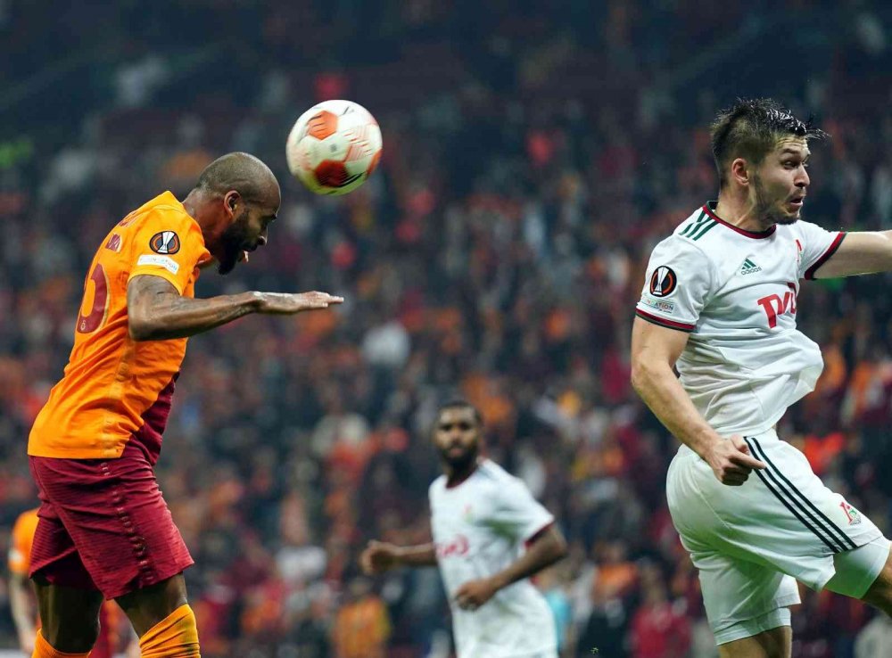 Lokomotiv Moskova ile berabere kalan Galatasaray liderliğini sürdürdü