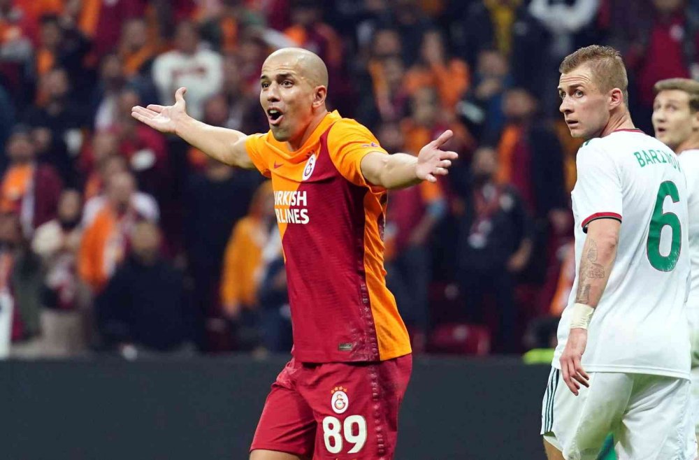 Lokomotiv Moskova ile berabere kalan Galatasaray liderliğini sürdürdü