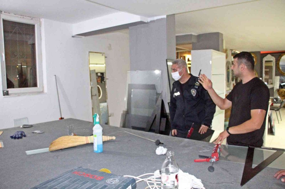 Camcının ‘siftah parası’nı çaldılar