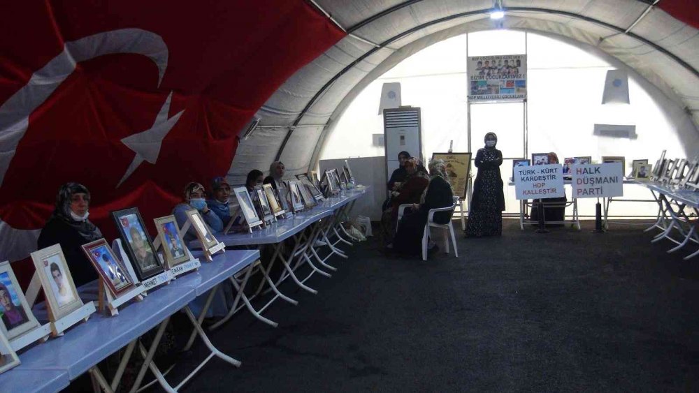 Evlat nöbetindeki ailelerden Meral Akşener’e çağrı: Sizde biraz vicdan varsa Türkkan’ı partiden atarsınız