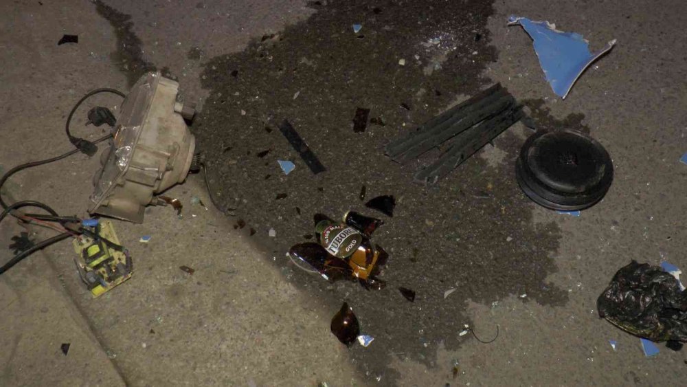 Alkollü sürücü önce bisiklet ve motosiklete ardından yayalara çarptı! 5 yaralı