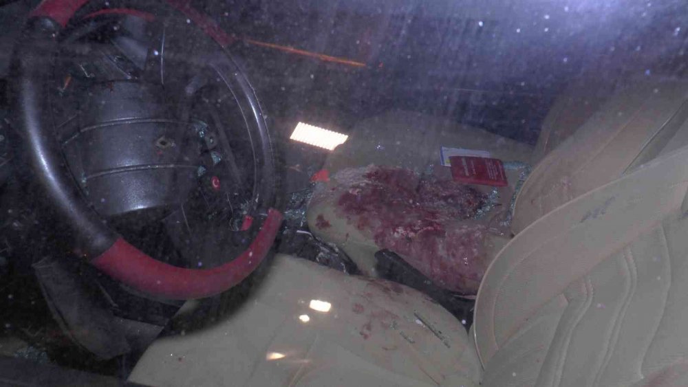 Alkollü sürücü önce bisiklet ve motosiklete ardından yayalara çarptı! 5 yaralı
