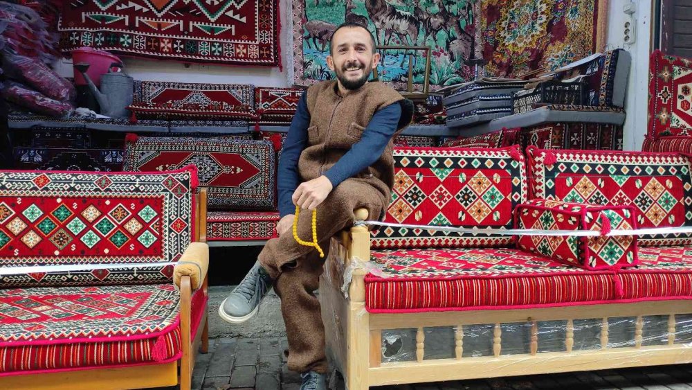Çobanlar giydiği 'aba' sosyetenin gözdesi oldu