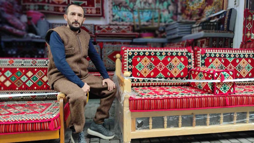 Çobanlar giydiği 'aba' sosyetenin gözdesi oldu