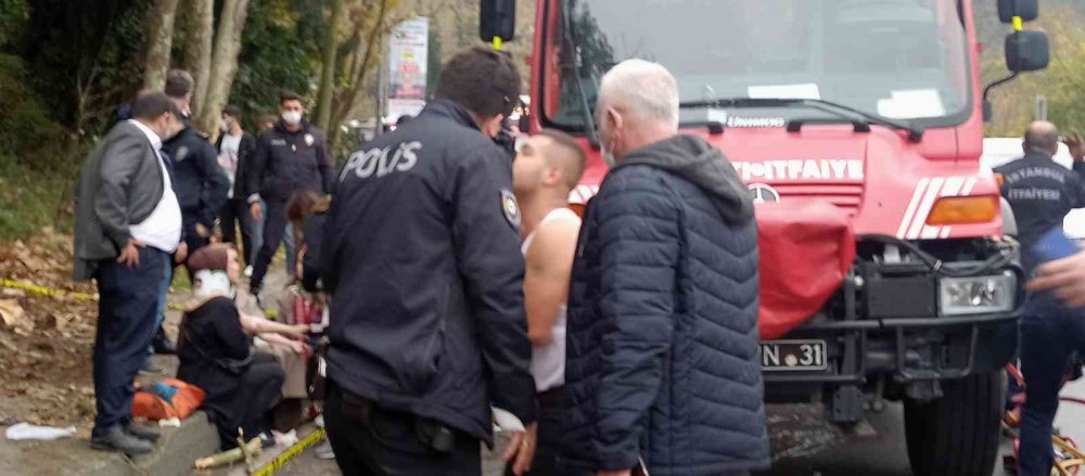 İstanbul'da yolcu minibüsü ağaca çarptı! 1 ölü 7 yaralı