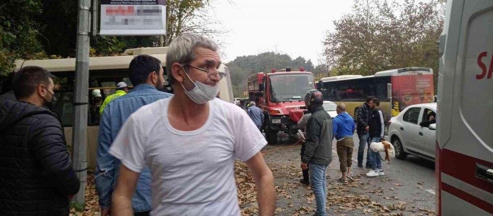 İstanbul'da yolcu minibüsü ağaca çarptı! 1 ölü 7 yaralı