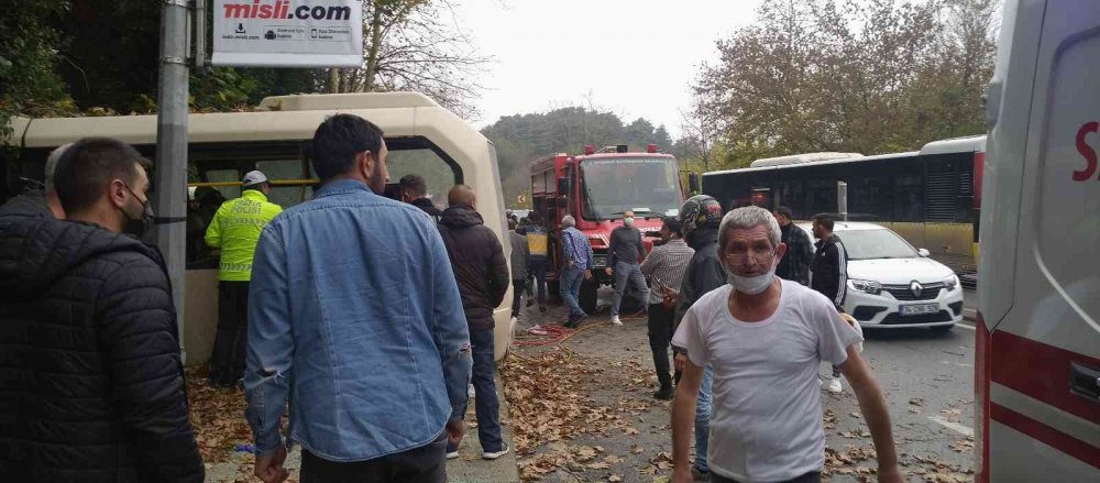 İstanbul'da yolcu minibüsü ağaca çarptı! 1 ölü 7 yaralı