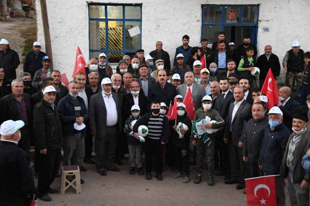 Konya Ilgın'da 5,5 milyon liraya malolan Bölge Kapalı Hayvan Pazarı açıldı