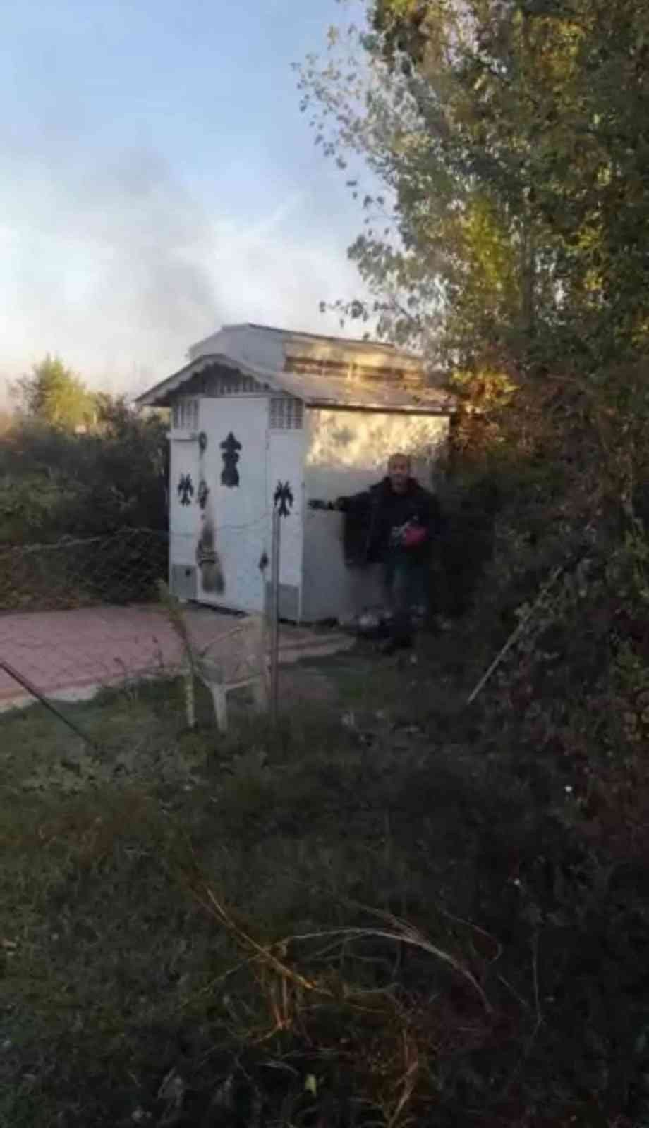 Vicdansız hırsız! Ateşe verdiği 50 cins güvercin telef oldu
