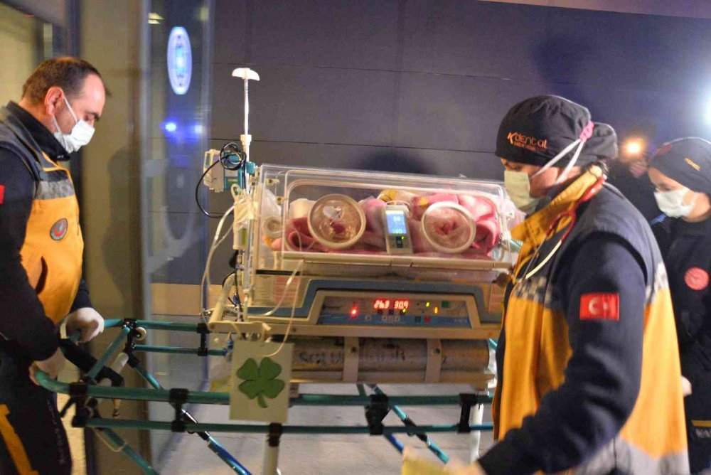 Hidrosefali hastası Gözel bebek ambulans uçakla Kars'tan Eskişehir’e getirildi