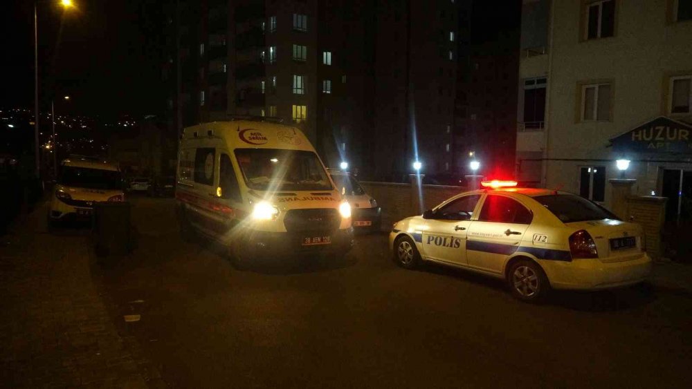 Kayseri'de korkunç olay! Kızını boynundan bıçakladı polisi arayıp ihbar etti