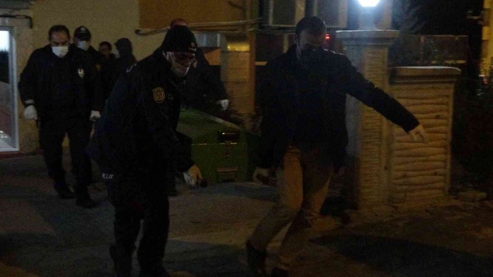Kayseri'de korkunç olay! Kızını boynundan bıçakladı polisi arayıp ihbar etti