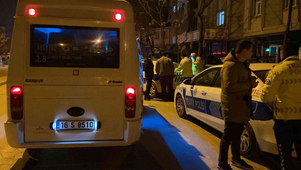 Güzargah dışı yolcu taşıyan servis minibüsü trafikten men edildi!