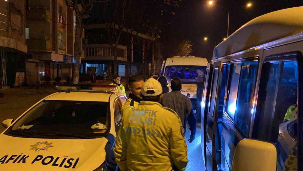 Güzargah dışı yolcu taşıyan servis minibüsü trafikten men edildi!