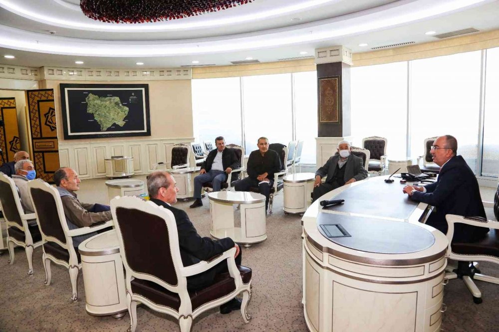 Konya'da doğalgaz kullanmaya başlayacak 4 mahalleden ilki Başkan Kavuş’u ziyaret etti