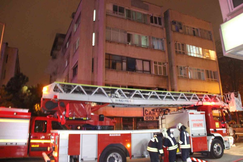 Apartmanda çıkan yangın korkuttu! Konya itfaiyesi anında müdahale etti