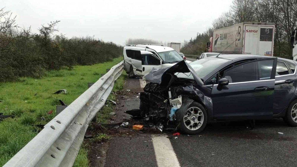 İstanbul - Ankara yolunda kaza! 3 yaralı