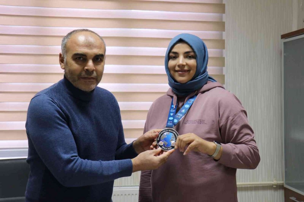 Kick Boks dünya ikincisi Şeyma Canpolat: Kadınsın yapamazsın dediler..