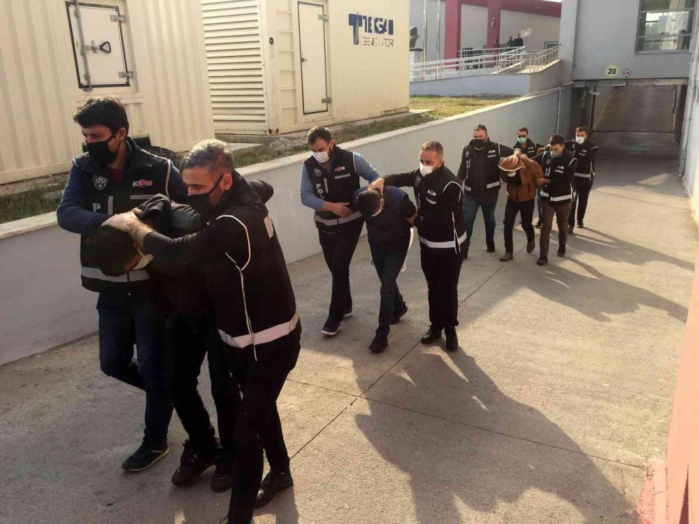 Konya, Adana ve Mersin'de 33 ayrı adrese eş zamanlı baskın! 9 silah kaçakçısı tutuklandı
