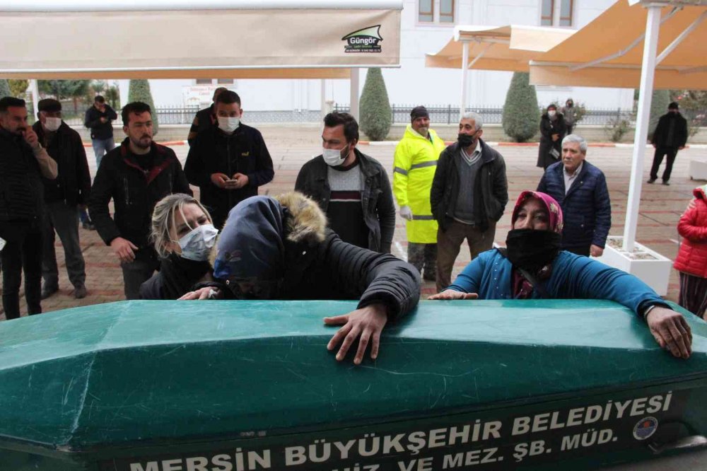 Minik Müslüme Karaman'da gözyaşlarıyla defnedildi! Ailesinden 8 kişi cenazeye katılamadı