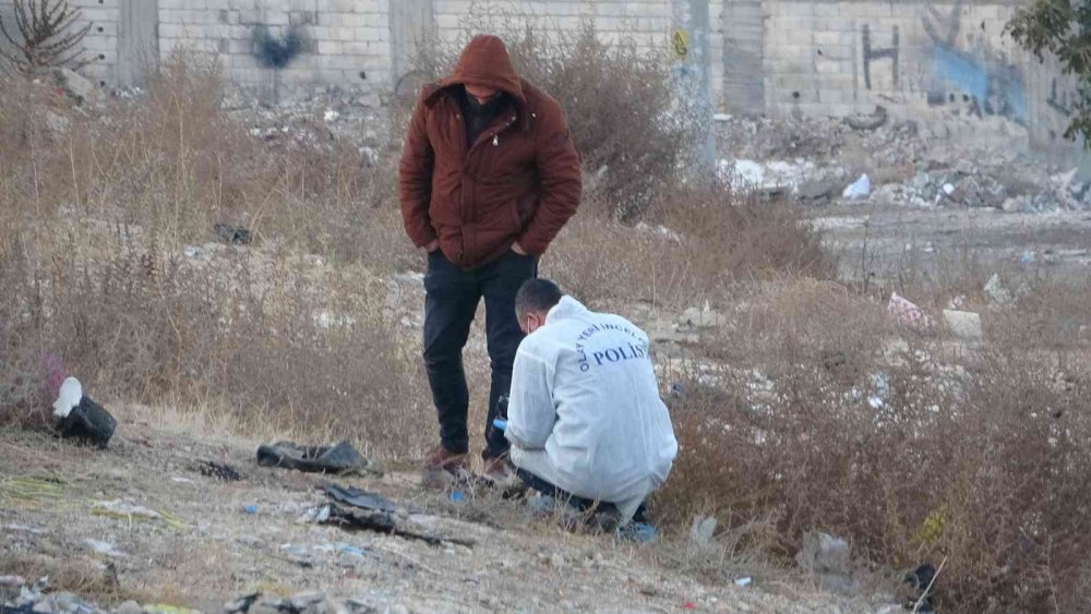 Hurda toplarken çantadan çıkan 5 aylık cenin şok etti