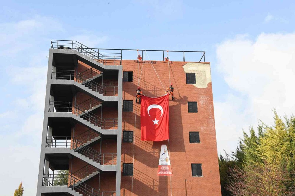 Konya itfaiyesinden Libyalı meslektaşlarına sertifikalı eğitim