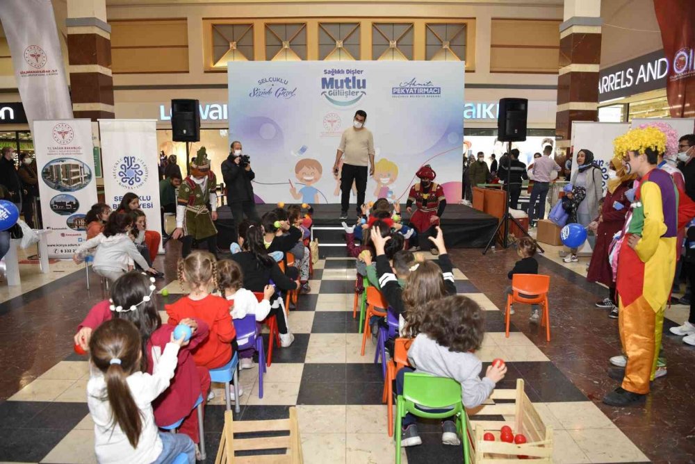 Selçuklu Belediyesi'nden 'Sağlıklı Dişler Mutlu Gülüşler' etkinliği