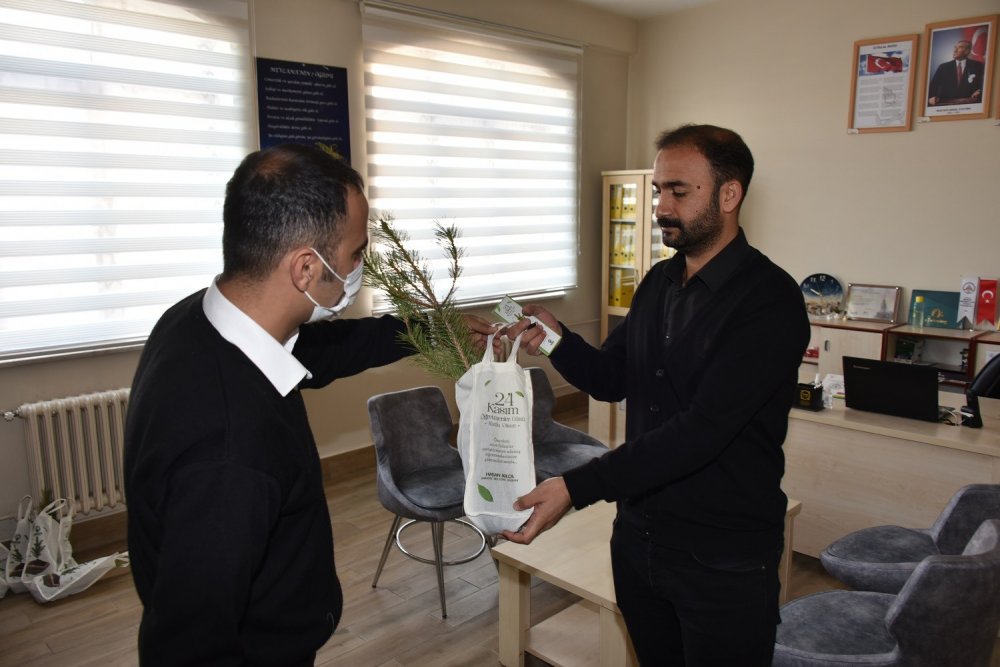 Karatay’da anlamlı Öğretmenler Günü hediyesi