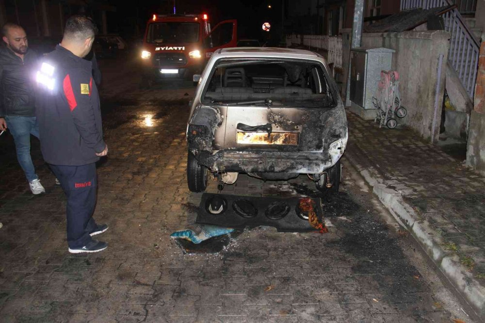 Konya’da sabaha karşı 3 araç kundaklandı! 1 araç alev alev yandı