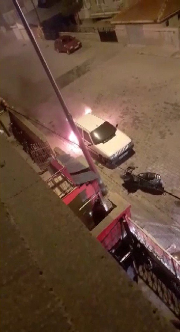 Konya’da sabaha karşı 3 araç kundaklandı! 1 araç alev alev yandı