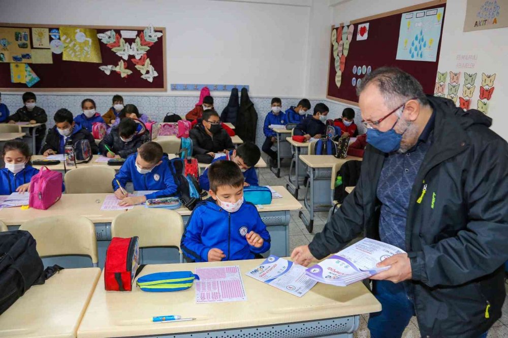 Meram’da 'MEGA' sınavlar başladı! 27 bin 779 öğrenci geleceği için ter döktü