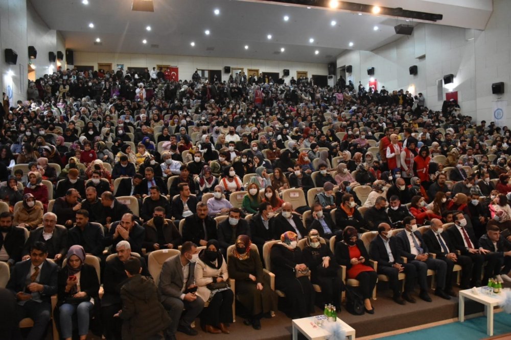 Hayati İnanç'tan Eren Üniversitesi'nde 'Can Veren Pervaneler' konferansı