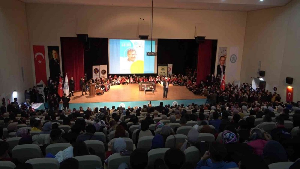 Hayati İnanç'tan Eren Üniversitesi'nde 'Can Veren Pervaneler' konferansı