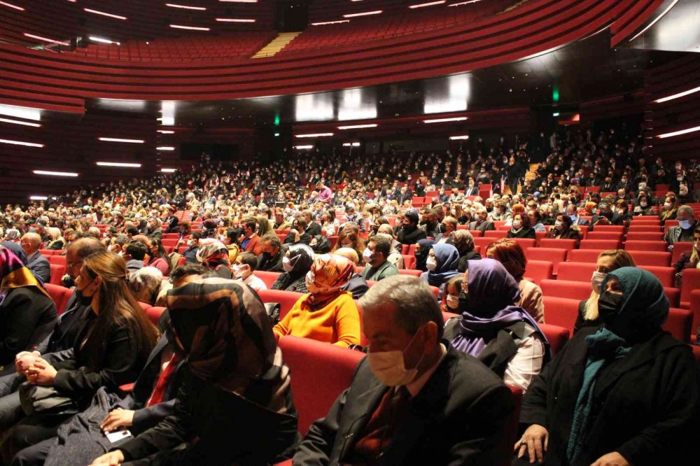 Konya'da 24 Kasım Öğretmenler Günü çeşitli etkinliklerle kutlandı