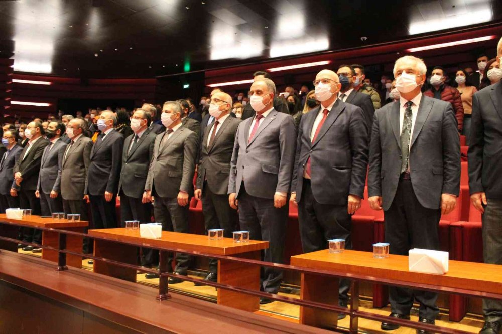 Konya'da 24 Kasım Öğretmenler Günü çeşitli etkinliklerle kutlandı