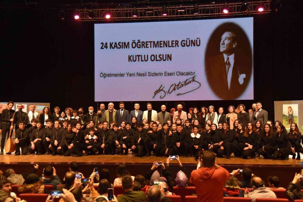 Selçuklu Belediyesi 'Cana Dokunmak' isimli müzikal tiyatroya ev sahipliği yaptı