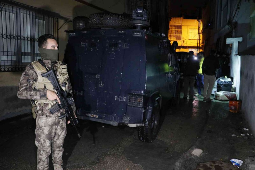 Dini nikahlı çiftin ayrılık kavgasına aileler karıştı! 3 yaralı