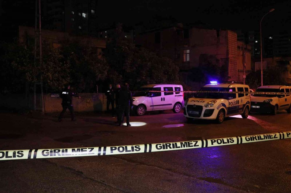Kar maskeli 2 kişinin vurduğu eski polis yaralandı