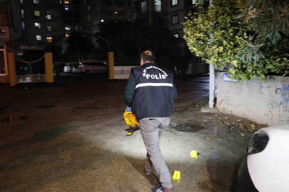 Kar maskeli 2 kişinin vurduğu eski polis yaralandı
