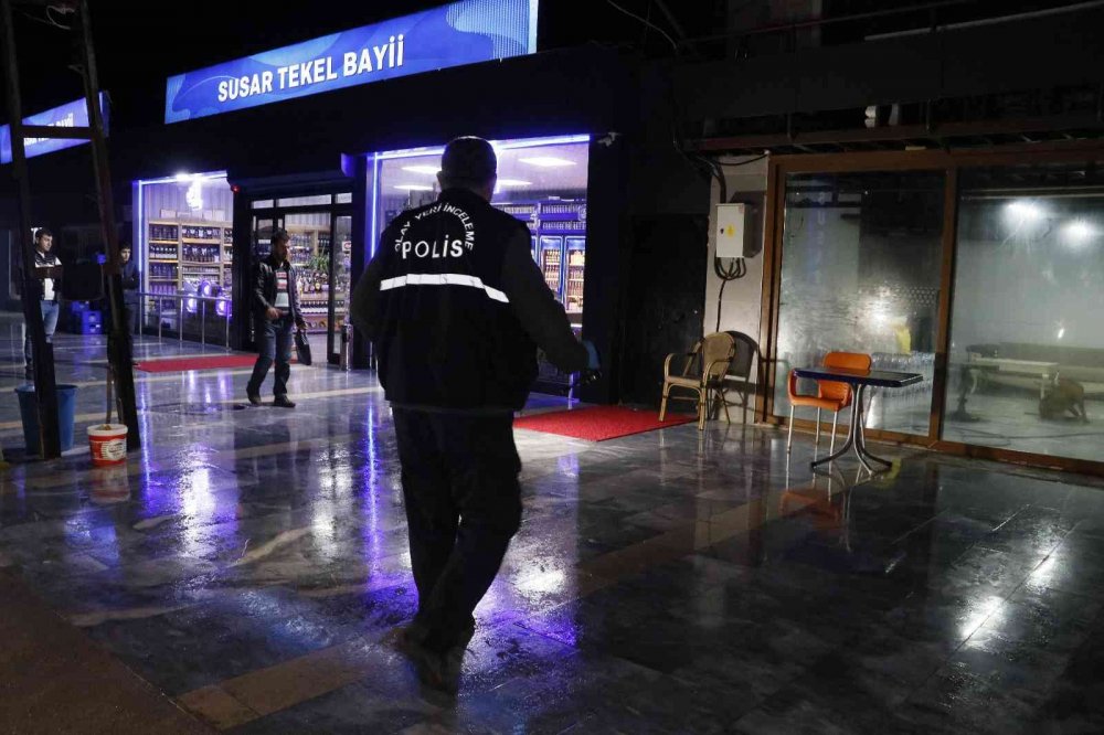 Sokak ortasında 5 yerinden vurulan Ulaş Çelikten hayatını kaybetti