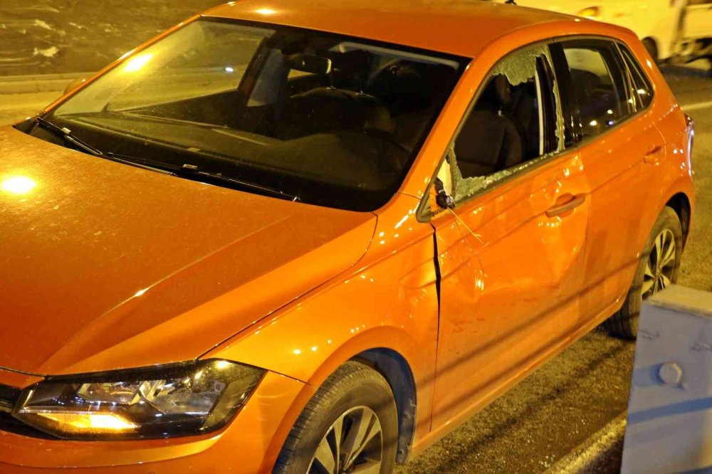 Emniyet kemeri takmadı! Bariyerlere çarpıp camdan fırlayan Mahmut Yavaşcan otomobile çarparak can verdi